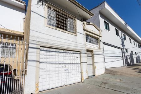 Casa à venda com 120m², 3 quartos e 1 vaga Casa à venda com 120m², 3 quartos e 1 vagaFachada