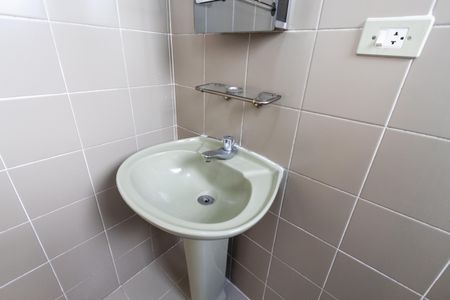 Casa à venda com 120m², 3 quartos e 1 vaga Casa à venda com 120m², 3 quartos e 1 vagaBanheiro da Suite