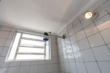 Casa à venda com 120m², 3 quartos e 1 vaga Casa à venda com 120m², 3 quartos e 1 vagaEdícula - Banheiro da Suite