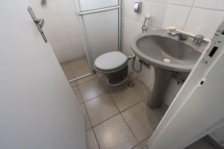 Casa à venda com 120m², 3 quartos e 1 vaga Casa à venda com 120m², 3 quartos e 1 vagaBanheiro do Corredor