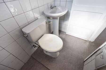 Casa à venda com 120m², 3 quartos e 1 vaga Casa à venda com 120m², 3 quartos e 1 vagaEdícula - Banheiro da Suite