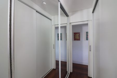 Apartamento à venda com 156m², 3 quartos e 3 vagasCloset da suíte 1