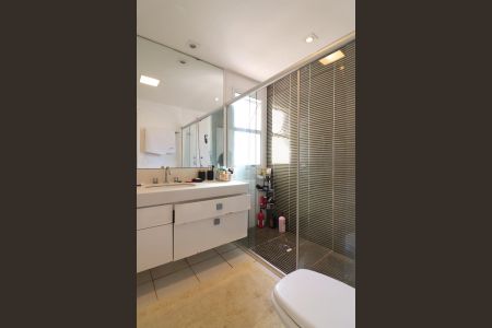 Apartamento à venda com 156m², 3 quartos e 3 vagasBanheiro da Suíte 1