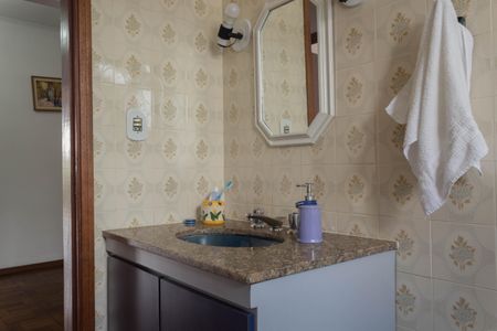 Casa à venda com 317m², 4 quartos e 5 vagasBanheiro