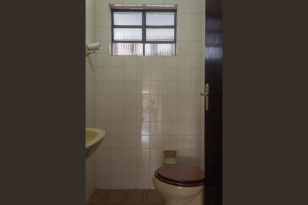 Casa à venda com 317m², 4 quartos e 5 vagasBanheiro de Serviço