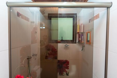 Banheiro de apartamento à venda com 1 quarto, 48m² em Sarandi, Porto Alegre