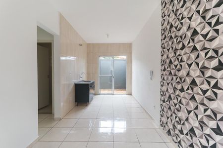 Sala de casa de condomínio para alugar com 2 quartos, 45m² em Jundiapeba, Mogi das Cruzes