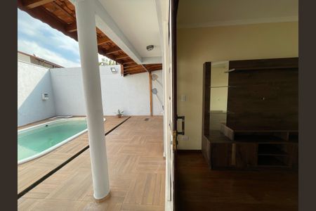 Casa de condomínio para alugar com 326m², 4 quartos e 6 vagas Casa de condomínio para alugar com 326m², 4 quartos e 6 vagasSala 2