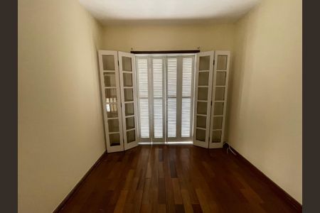 Casa de condomínio para alugar com 326m², 4 quartos e 6 vagas Casa de condomínio para alugar com 326m², 4 quartos e 6 vagasQuarto 1