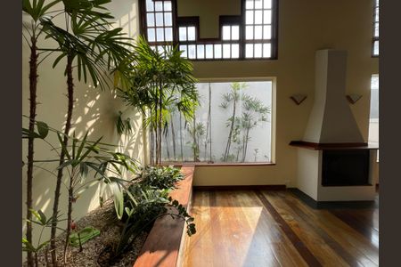 Casa de condomínio para alugar com 326m², 4 quartos e 6 vagas Casa de condomínio para alugar com 326m², 4 quartos e 6 vagasSala 1