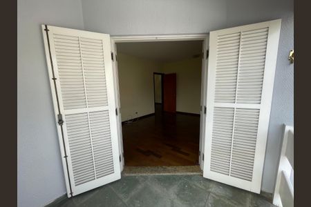 Casa de condomínio para alugar com 326m², 4 quartos e 6 vagas Casa de condomínio para alugar com 326m², 4 quartos e 6 vagasSuíte 1