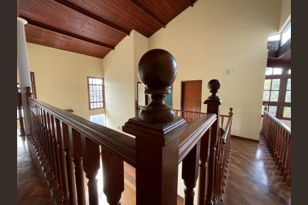 Casa de condomínio para alugar com 326m², 4 quartos e 6 vagas Casa de condomínio para alugar com 326m², 4 quartos e 6 vagasCorredor