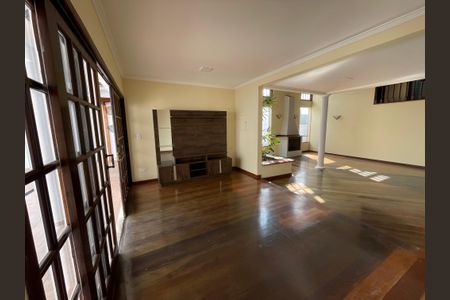 Casa de condomínio para alugar com 326m², 4 quartos e 6 vagas Casa de condomínio para alugar com 326m², 4 quartos e 6 vagasSala 2