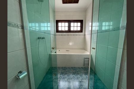 Casa de condomínio para alugar com 326m², 4 quartos e 6 vagas Casa de condomínio para alugar com 326m², 4 quartos e 6 vagasBanheiro Social