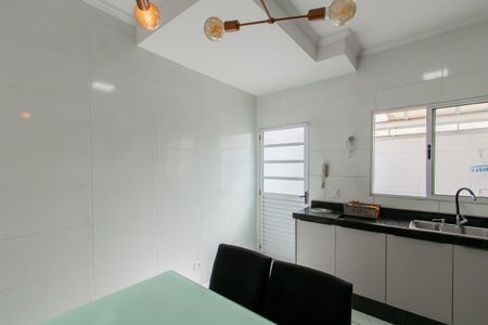 Casa de condomínio à venda com 103m², 2 quartos e 2 vagas Casa de condomínio à venda com 103m², 2 quartos e 2 vagasCozinha