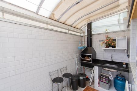 Casa de condomínio à venda com 103m², 2 quartos e 2 vagas Casa de condomínio à venda com 103m², 2 quartos e 2 vagasÁrea comum - Churrasqueira