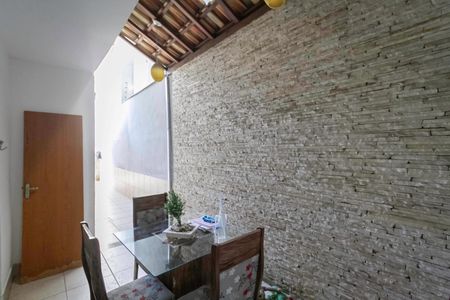 Casa à venda com 360m², 5 quartos e 4 vagas Casa à venda com 360m², 5 quartos e 4 vagasVaranda da sala 2