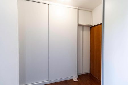 Casa à venda com 360m², 5 quartos e 4 vagas Casa à venda com 360m², 5 quartos e 4 vagasCloset da suíte 1