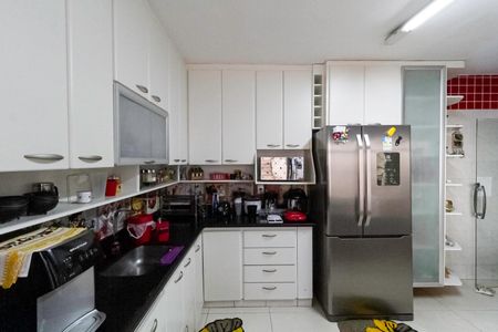 Casa à venda com 360m², 5 quartos e 4 vagas Casa à venda com 360m², 5 quartos e 4 vagasCozinha