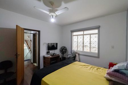 Casa à venda com 360m², 5 quartos e 4 vagas Casa à venda com 360m², 5 quartos e 4 vagasQuarto 1