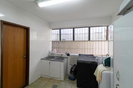 Casa à venda com 360m², 5 quartos e 4 vagas Casa à venda com 360m², 5 quartos e 4 vagasÁrea de serviço