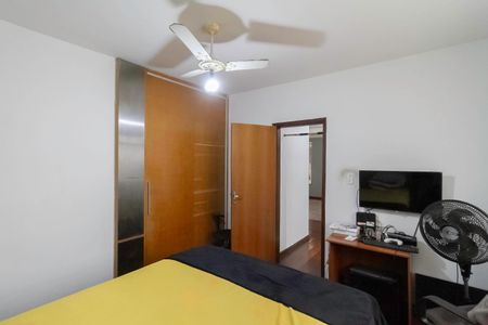 Casa à venda com 360m², 5 quartos e 4 vagas Casa à venda com 360m², 5 quartos e 4 vagasQuarto 1