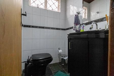 Casa à venda com 360m², 5 quartos e 4 vagas Casa à venda com 360m², 5 quartos e 4 vagasLavabo