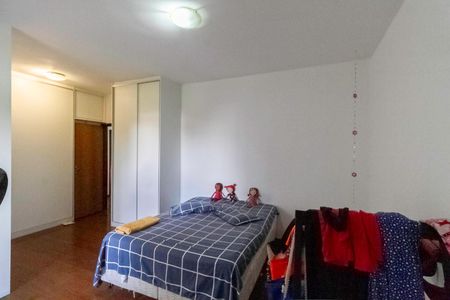 Casa à venda com 360m², 5 quartos e 4 vagas Casa à venda com 360m², 5 quartos e 4 vagasSuíte 1