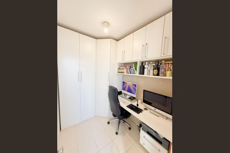 Apartamento à venda com 71m², 2 quartos e 1 vaga Apartamento à venda com 71m², 2 quartos e 1 vagaEscritório