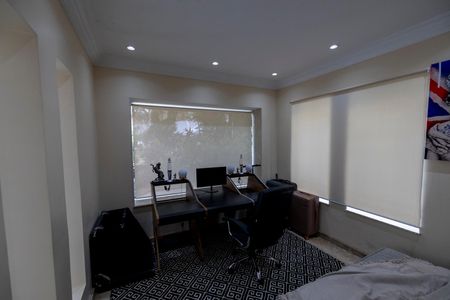 Casa de condomínio para alugar com 390m², 7 quartos e 4 vagasEscritório