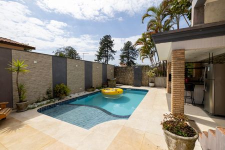 Casa de condomínio para alugar com 390m², 7 quartos e 4 vagasÁrea Externa