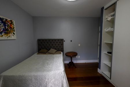 Casa de condomínio para alugar com 390m², 7 quartos e 4 vagasQuarto 1