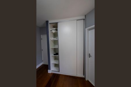 Casa de condomínio para alugar com 390m², 7 quartos e 4 vagasQuarto 1