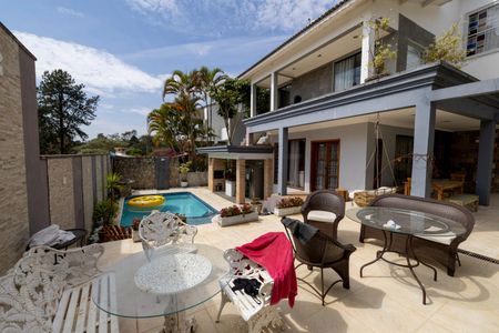 Casa de condomínio para alugar com 390m², 7 quartos e 4 vagasÁrea Externa