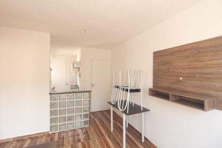 Sala de apartamento para alugar com 2 quartos, 45m² em Campo Grande, Rio de Janeiro