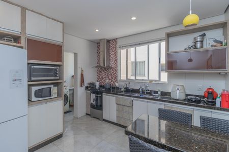 Apartamento à venda com 102m², 3 quartos e 2 vagasCozinha