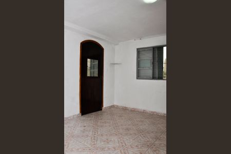 Quarto de casa para alugar com 2 quartos, 60m² em Piqueri, São Paulo