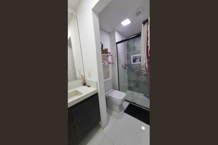 Banheiro de apartamento à venda com 1 quarto, 42m² em Vila Galvão, Guarulhos