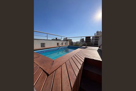 Piscina de apartamento à venda com 2 quartos, 110m² em Petrópolis, Porto Alegre