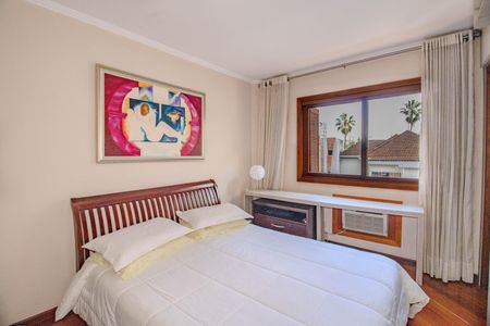 Quarto 1 de apartamento à venda com 2 quartos, 76m² em Petrópolis, Porto Alegre