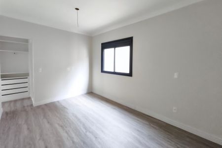 Casa de condomínio à venda com 260m², 3 quartos e 4 vagasSuíte 3