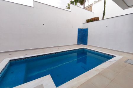 Casa de condomínio à venda com 260m², 3 quartos e 4 vagasQuintal - Piscina