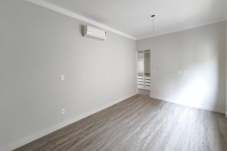 Casa de condomínio à venda com 260m², 3 quartos e 4 vagasSuíte 3