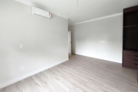 Casa de condomínio à venda com 260m², 3 quartos e 4 vagasSuíte 1