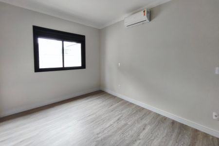 Casa de condomínio à venda com 260m², 3 quartos e 4 vagasSuíte 1
