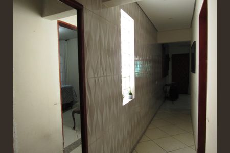 Corredores de casa à venda com 2 quartos, 170m² em Veloso, Osasco