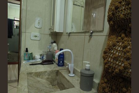 Casa à venda com 170m², 2 quartos e 1 vagaBanheiro