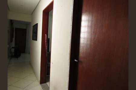 Casa à venda com 170m², 2 quartos e 1 vagaCorredores