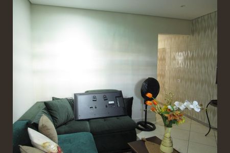 Casa à venda com 170m², 2 quartos e 1 vagaSala