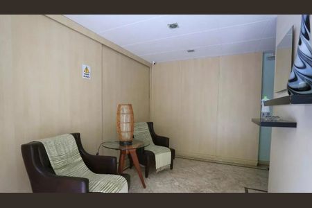 Apartamento para alugar com 75m², 2 quartos e 1 vagaHall social